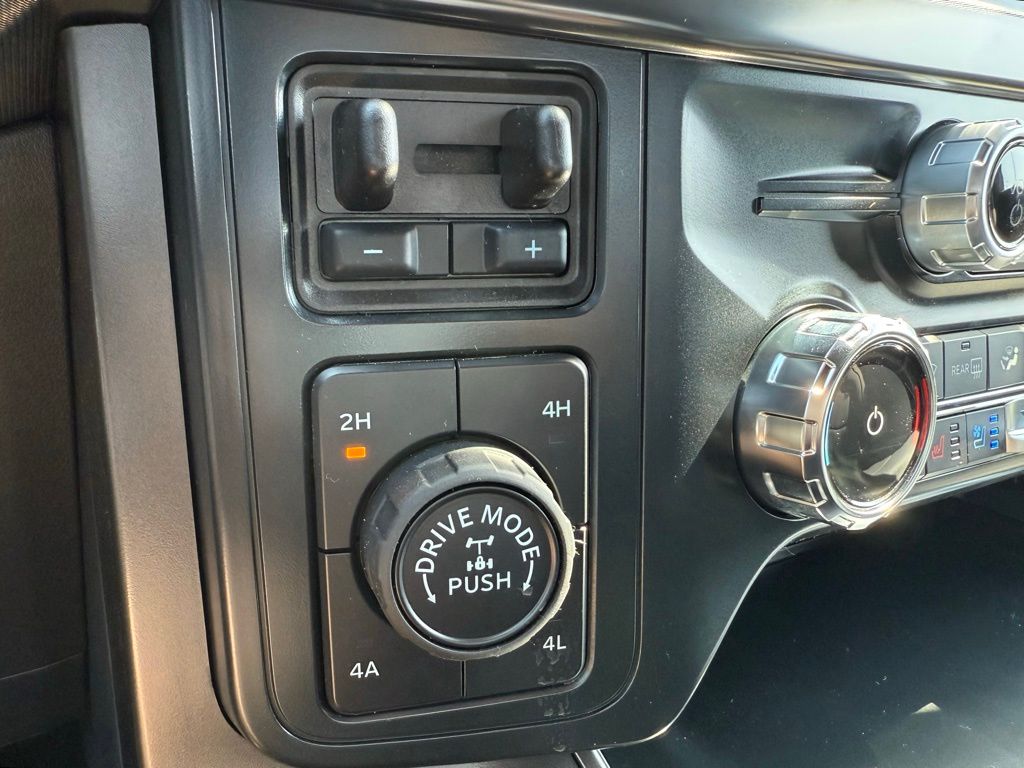 2025 Ford F-150 Lariat photo 20