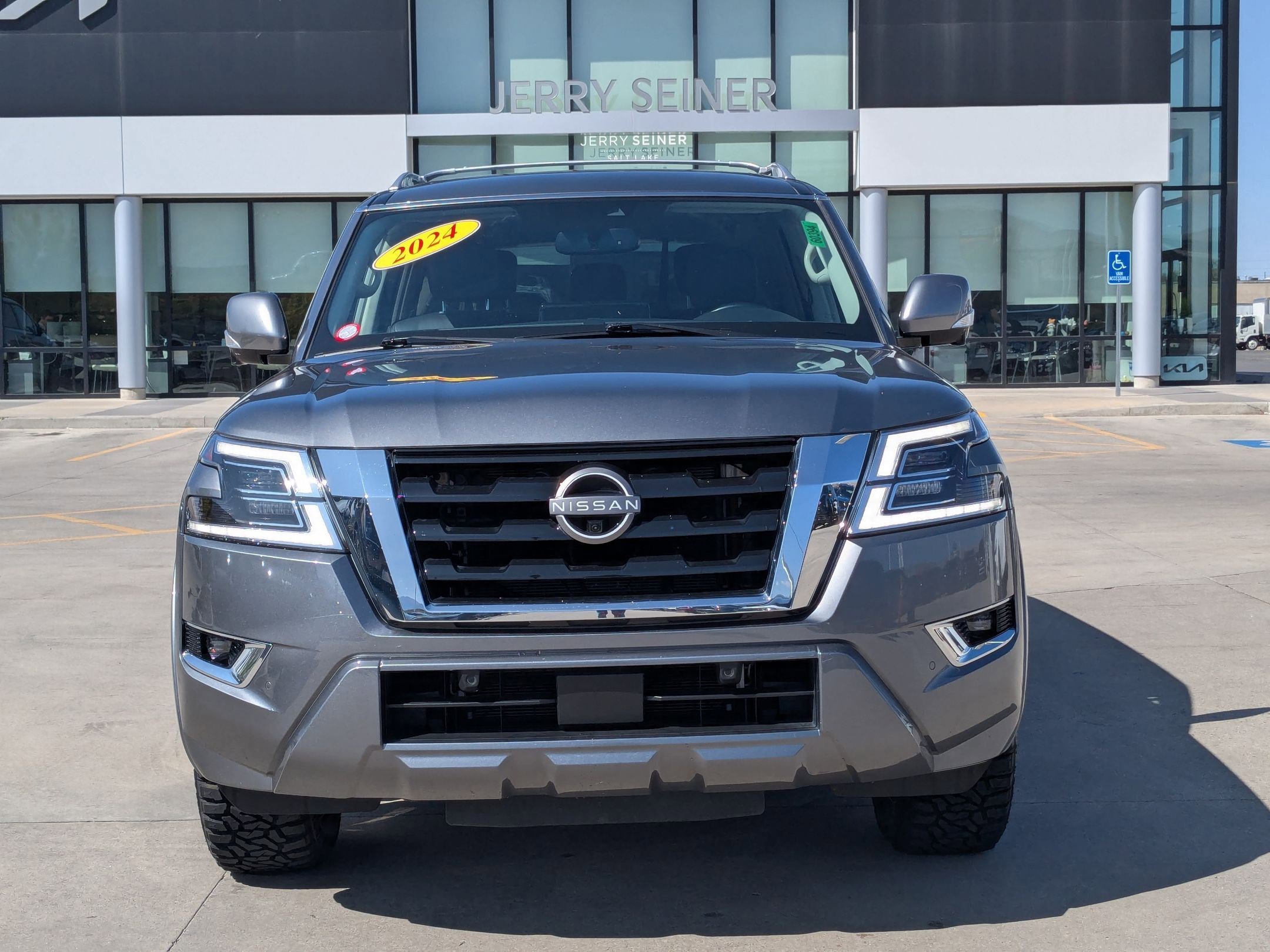 2024 Nissan Armada SL photo 8