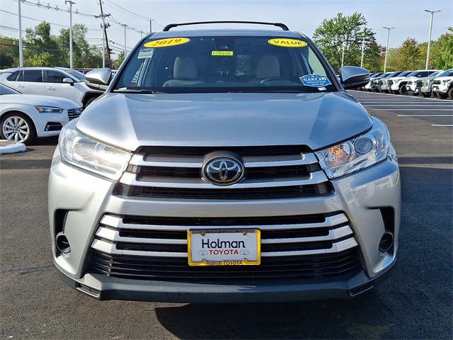 2019 Toyota Highlander LE photo 3