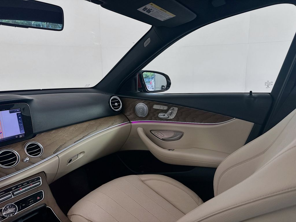 2018 Mercedes Benz E 300 photo 21