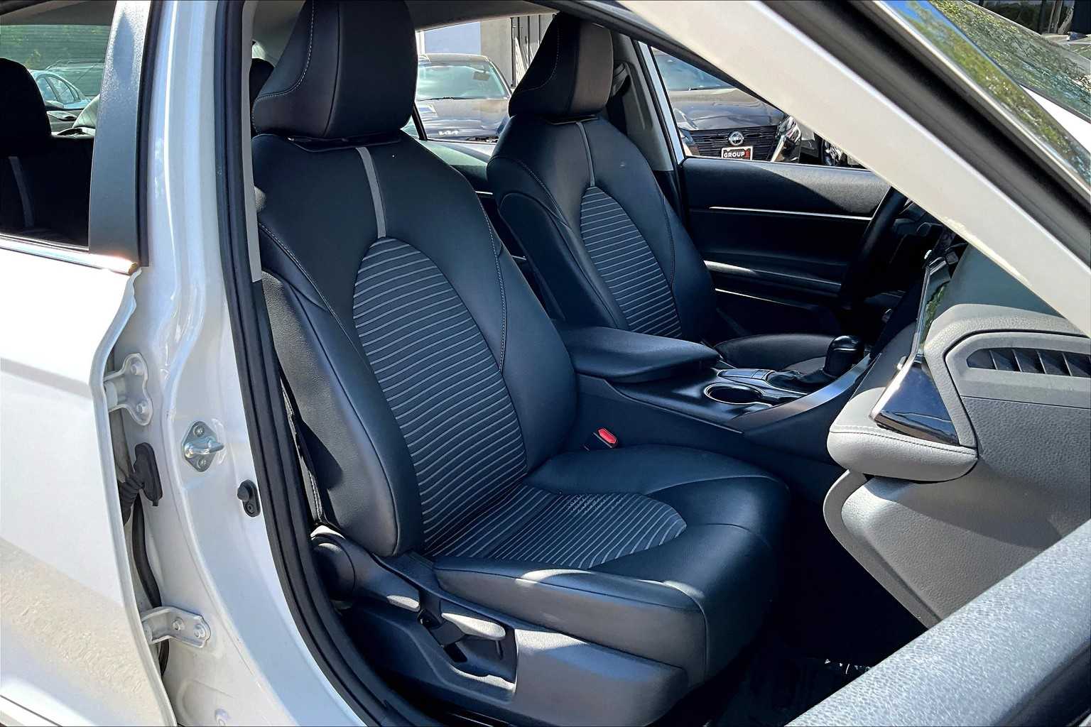 2023 Toyota Camry SE photo 8