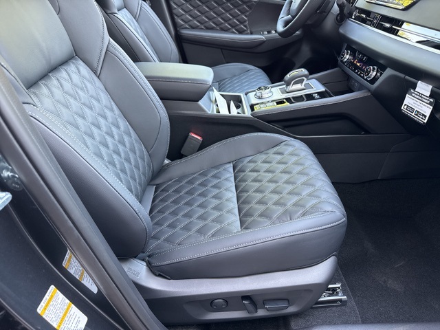 2025 Mitsubishi Outlander PHEV SEL photo 29