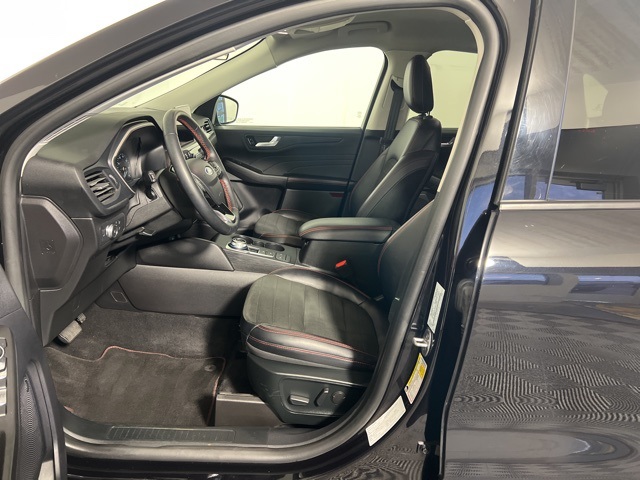 2022 Ford Escape SEL photo 9