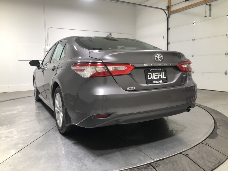 2019 Toyota Camry LE photo 5