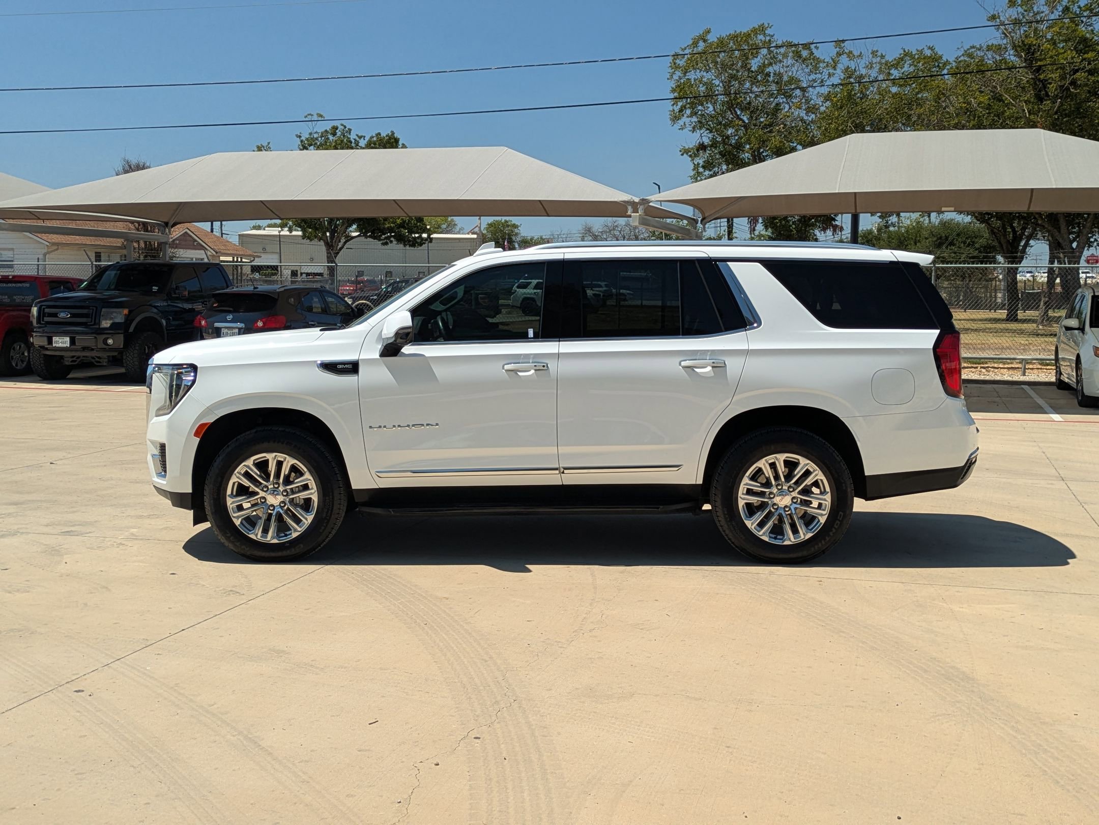 2024 Gmc Yukon SLT photo 5