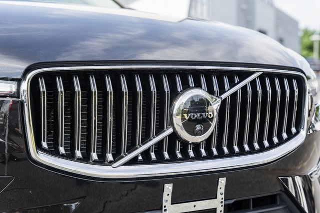 2023 Volvo XC60 Plus photo 10