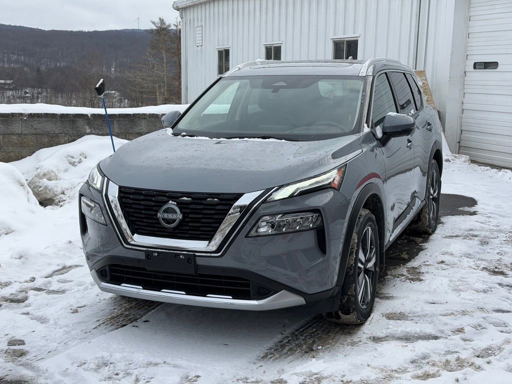 2023 Nissan Rogue Platinum's photo