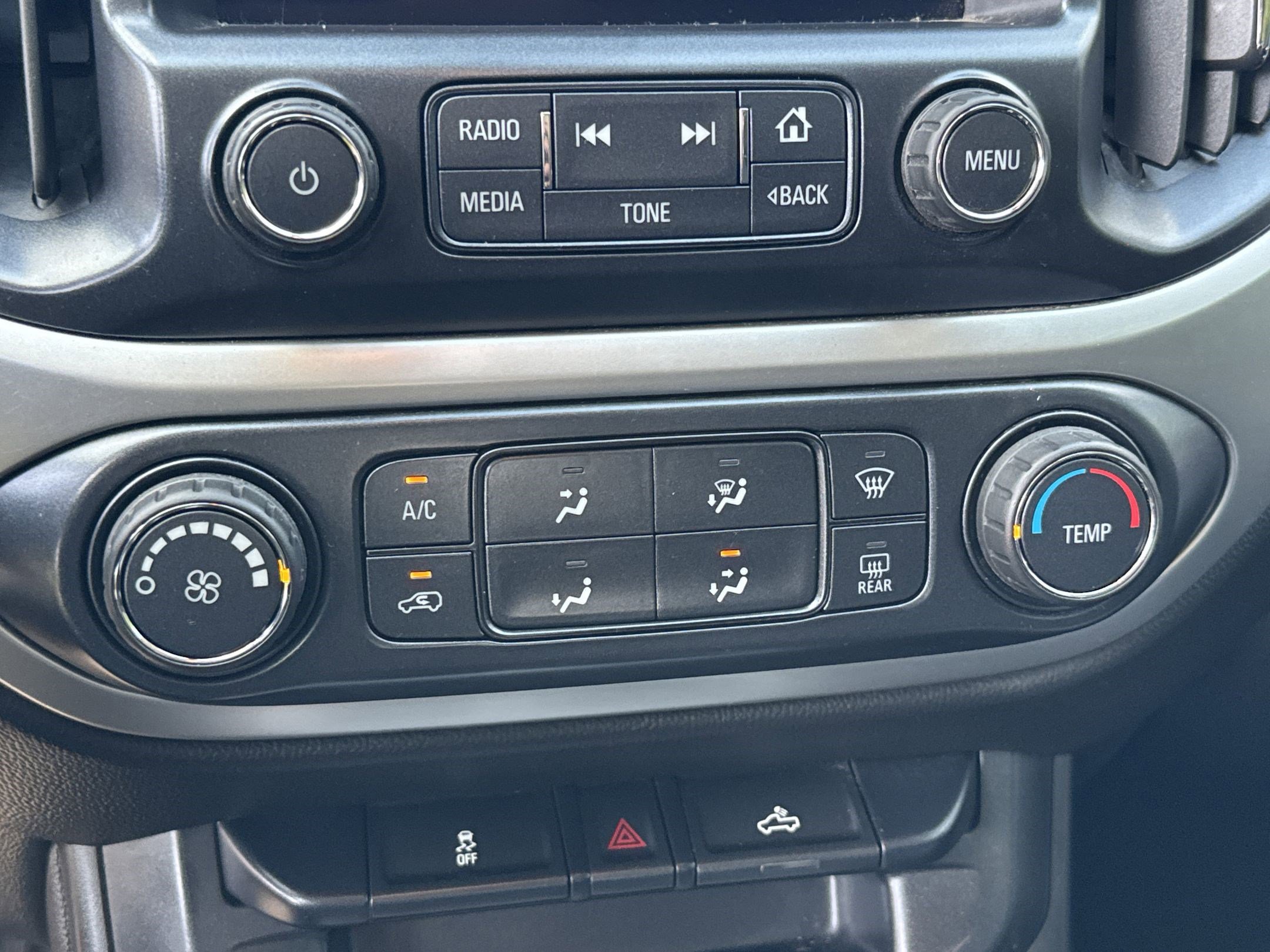 2017 Chevrolet Colorado LT photo 22