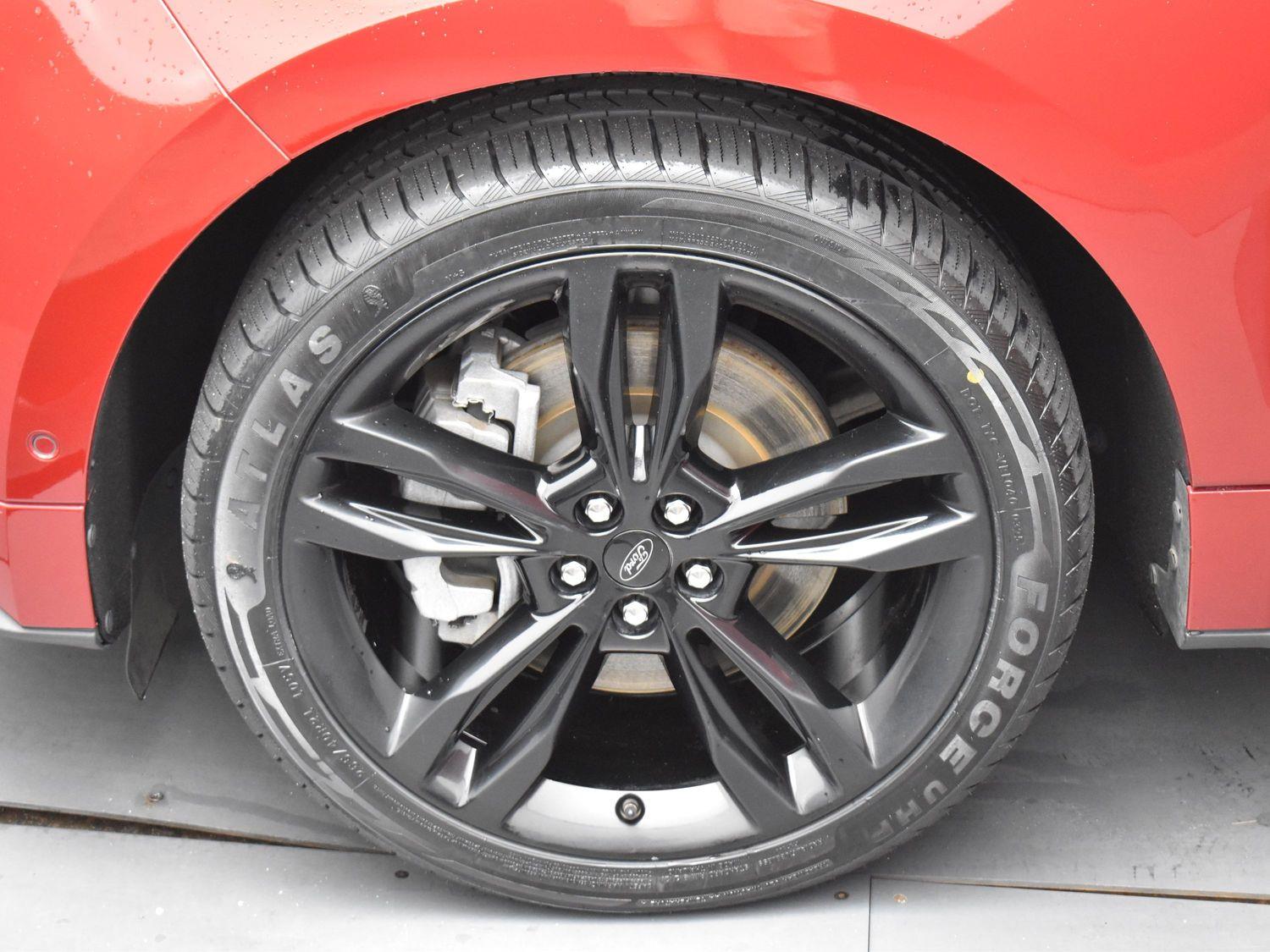 2022 Ford Edge ST photo 35