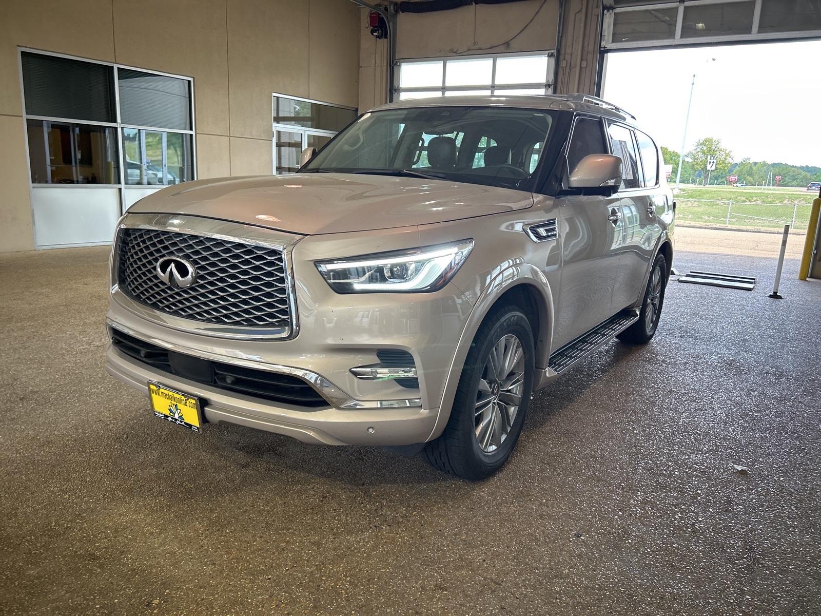 2021 Infiniti QX80 Luxe photo 21