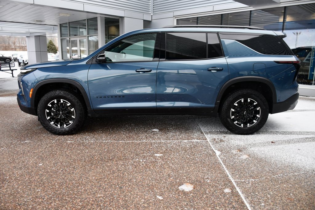 2025 Chevrolet Traverse Z71 photo 3