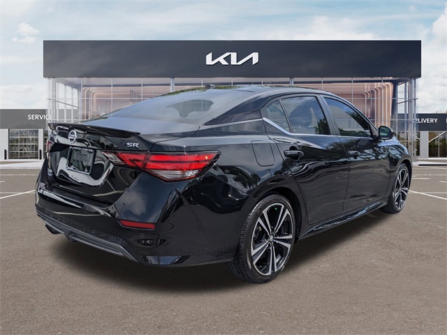 2022 Nissan Sentra SR photo 3