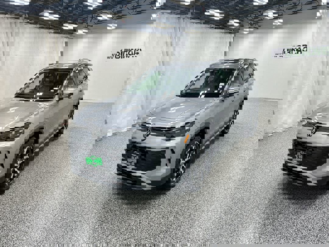 2025 Volkswagen Tiguan SE photo 2