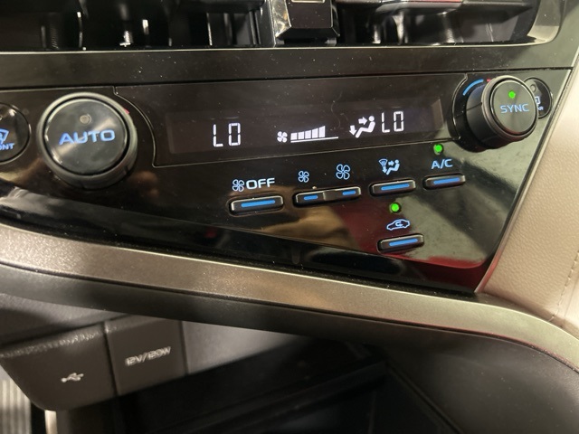 2022 Toyota Camry LE photo 25
