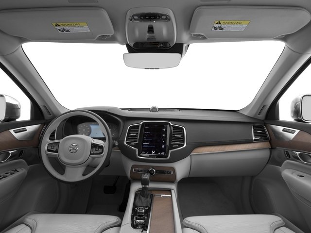 2016 Volvo XC90 T6 Momentum photo 7