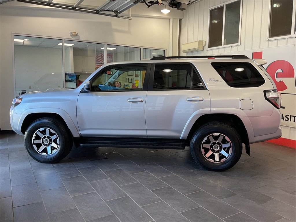 2024 Toyota 4Runner TRD 4WD photo 2