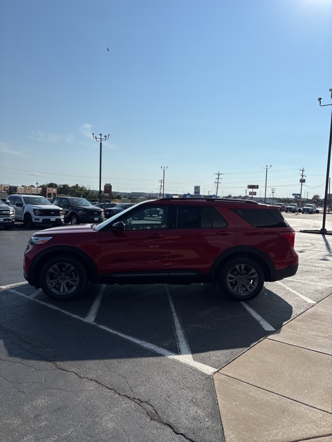 2023 Ford Explorer XLT photo 5