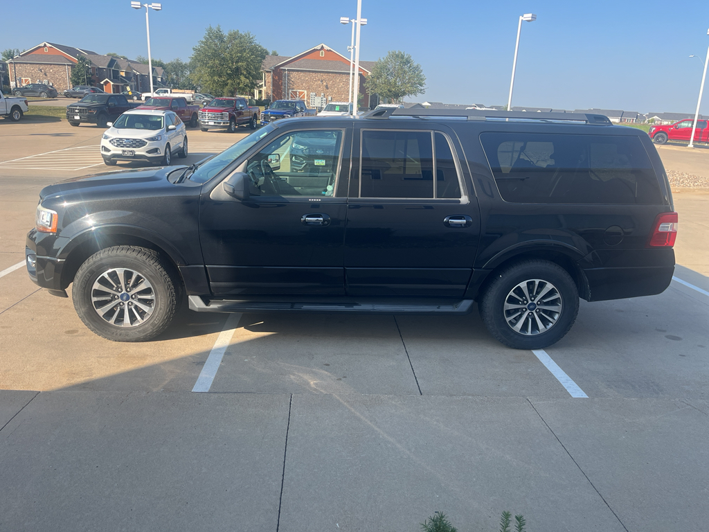 2015 Ford Expedition EL XLT photo 3