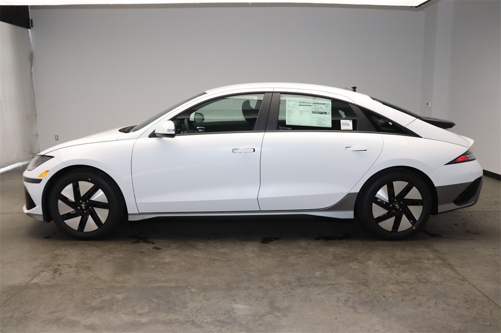 2025 Hyundai Ioniq 6 SE photo 2