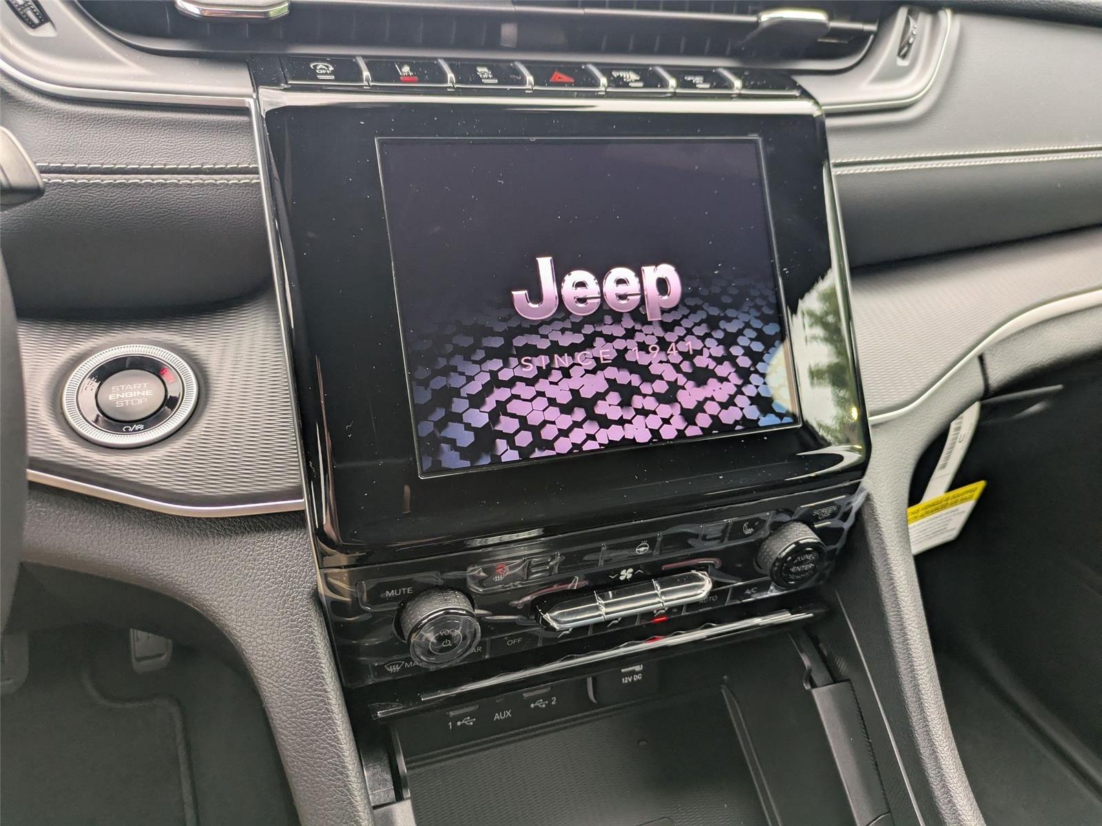 2025 Jeep Grand Cherokee Laredo X photo 15