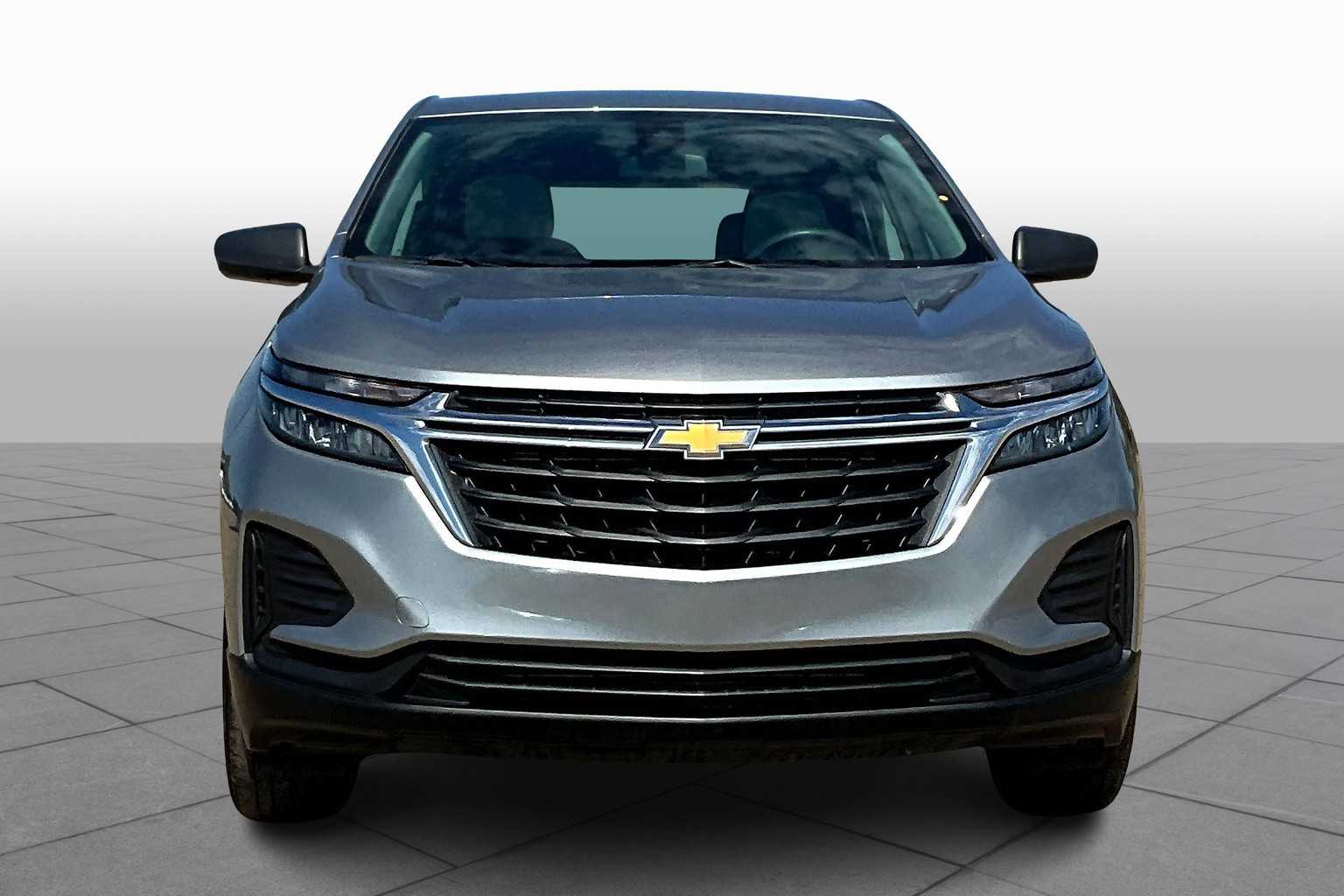2024 Chevrolet Equinox LS photo 3