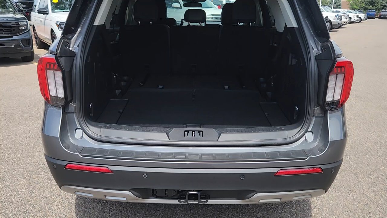 2025 Ford Explorer photo 19