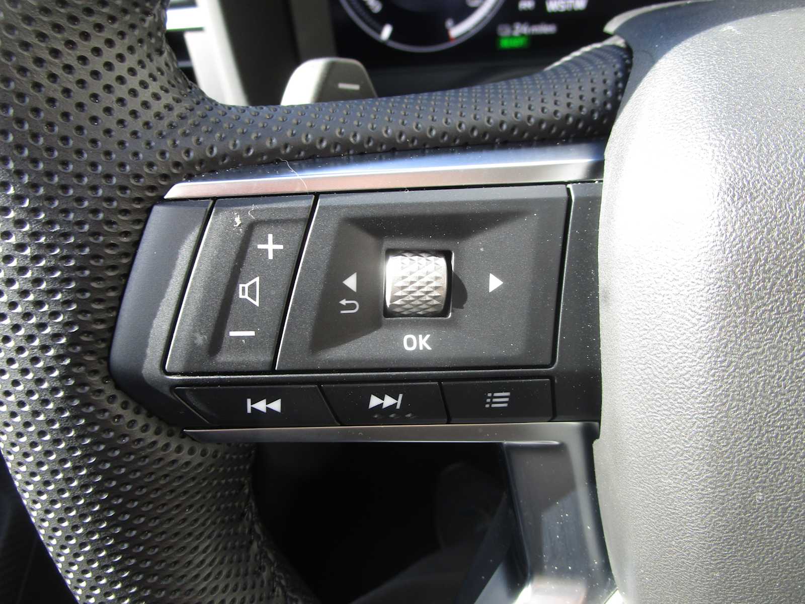 2023 Mitsubishi Outlander PHEV SE photo 28