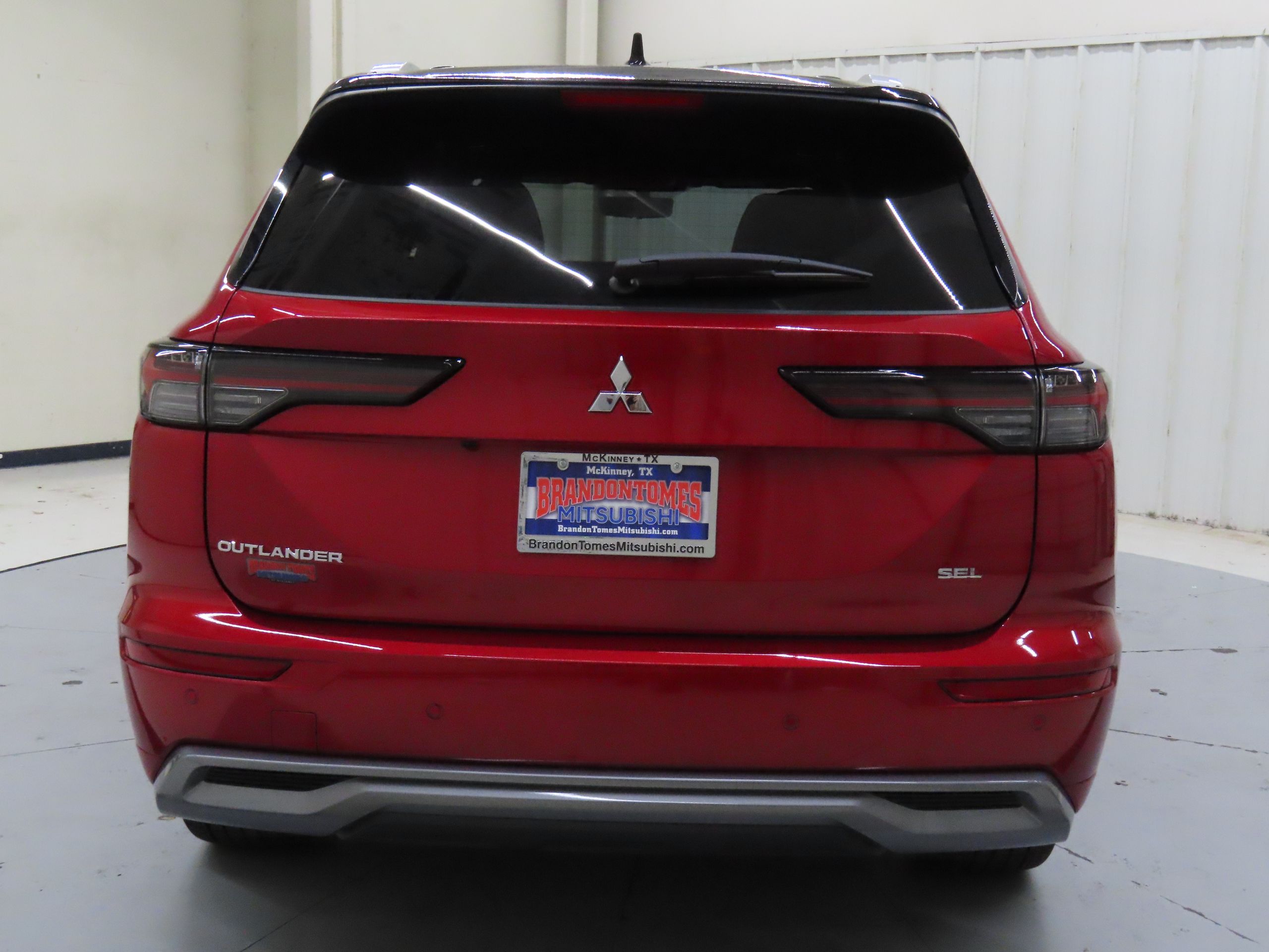 2025 Mitsubishi Outlander SEL photo 3