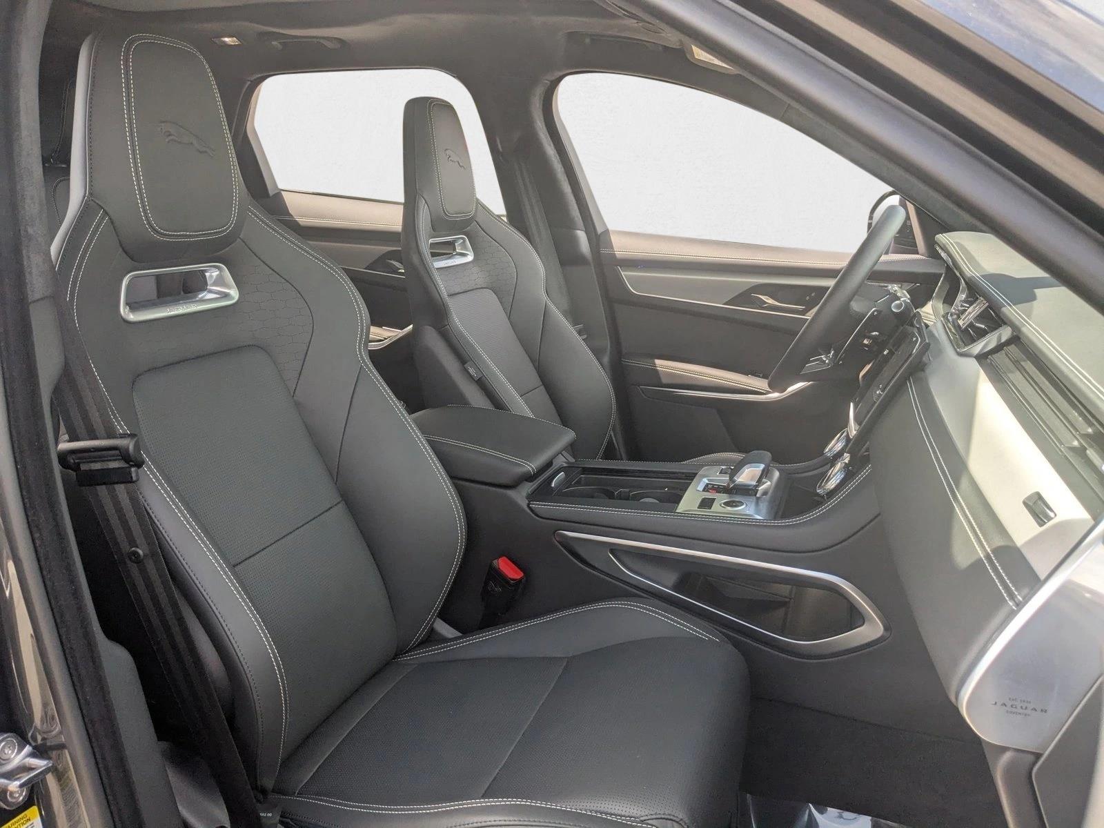 2026 Jaguar F-PACE P400 R-Dynamic S photo 18