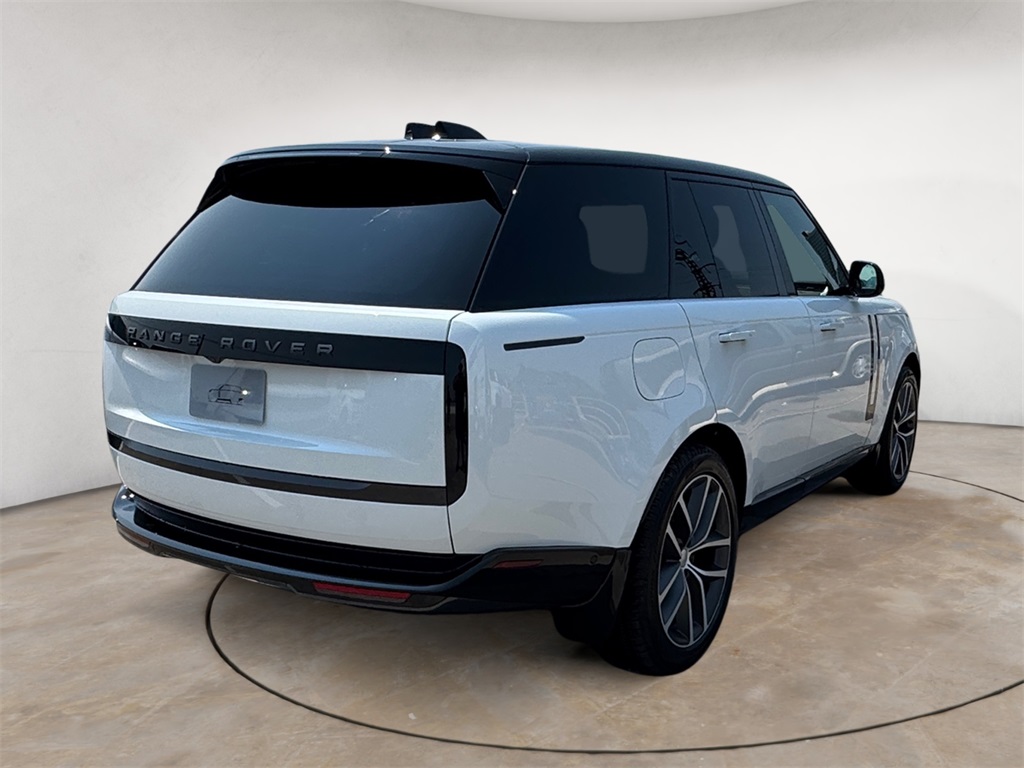 2025 Land Rover Range Rover SE photo 5