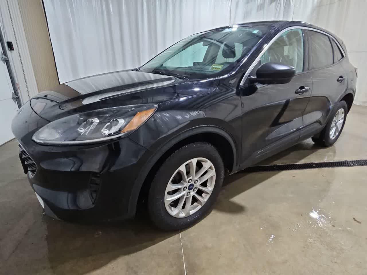 Used 2022 Ford Escape SE with VIN 1FMCU9G69NUA21716 for sale in Oakland, ME