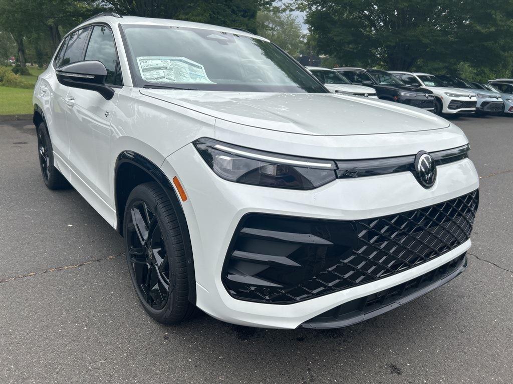 2025 Volkswagen Tiguan SE R-Line Black photo 5
