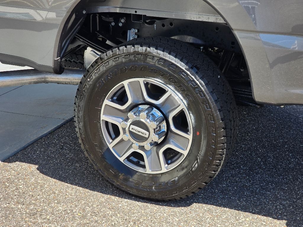 2025 Ford F-350 XLT photo 26