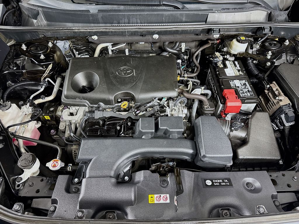 2022 Toyota RAV4 XLE photo 31