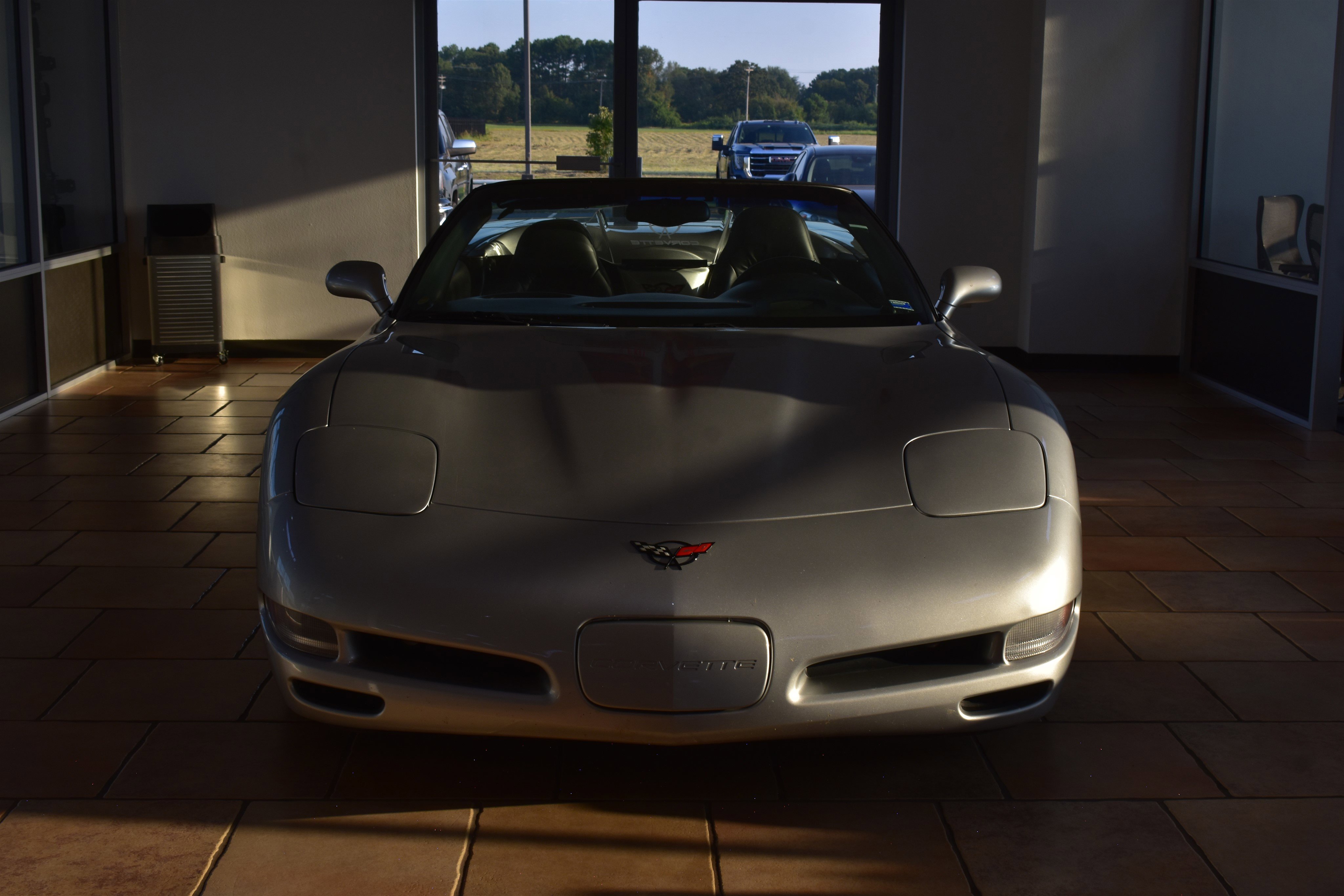 2001 Chevrolet Corvette photo 2