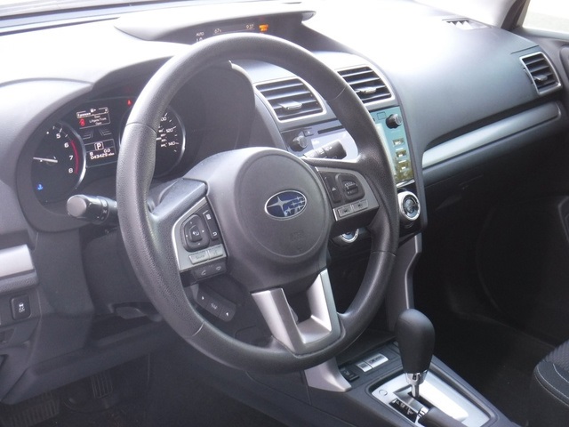 2018 Subaru Forester 2.5i Premium photo 14