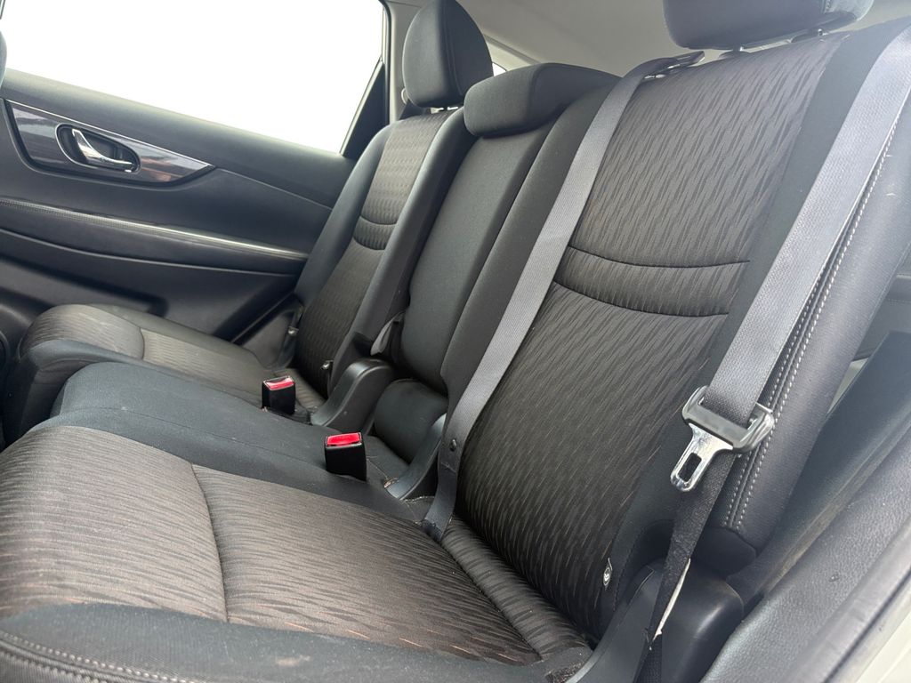 2017 Nissan Rogue S photo 13
