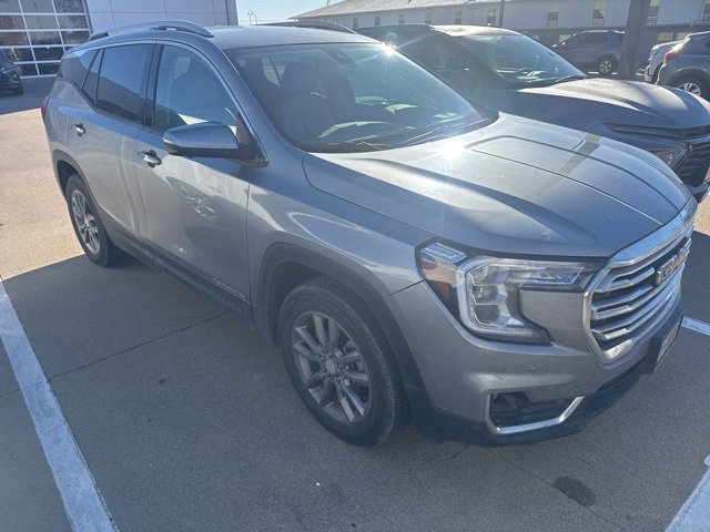2023 Gmc Terrain SLT photo 2