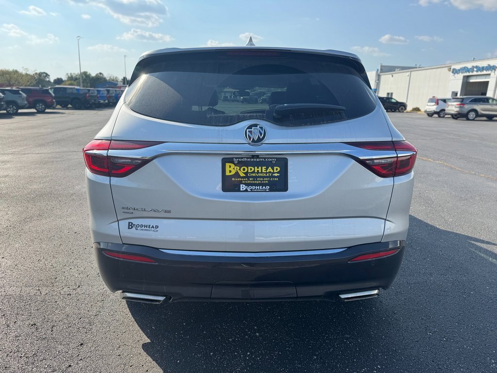 2021 Buick Enclave Essence photo 3