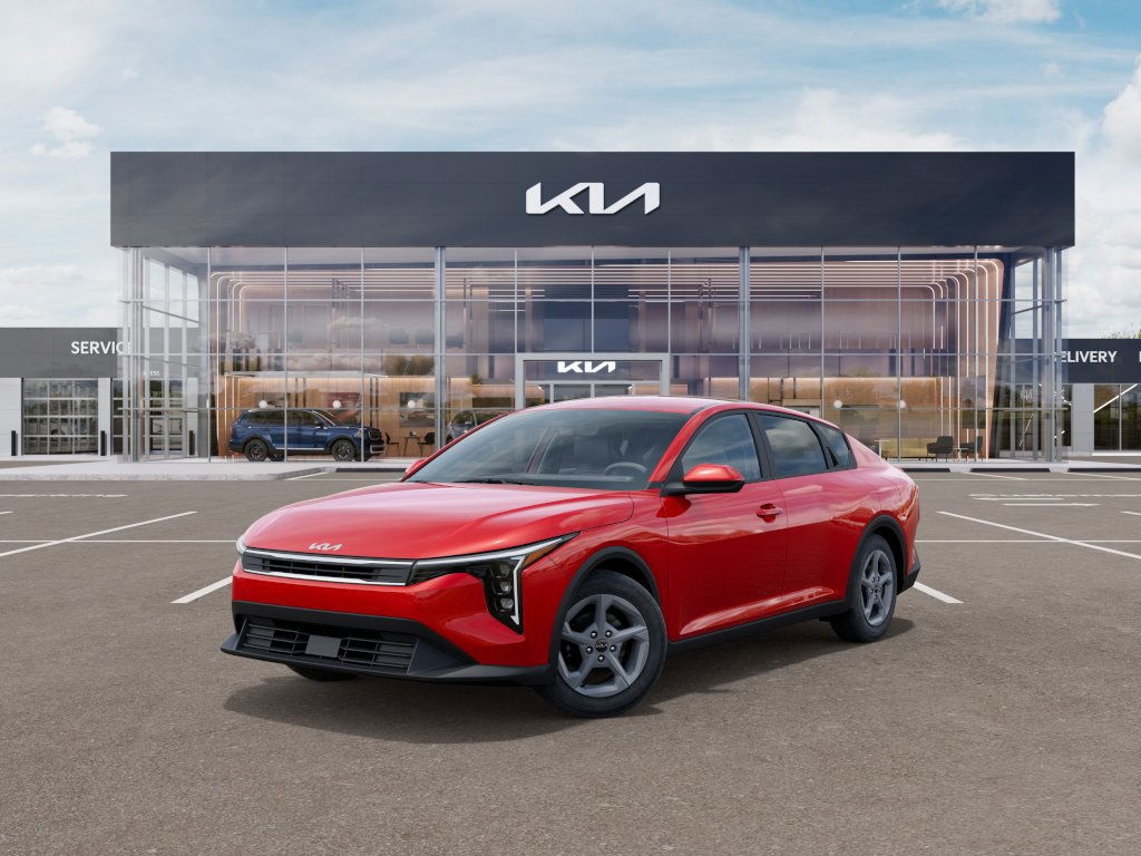 2025 Kia K4 LXS photo 2