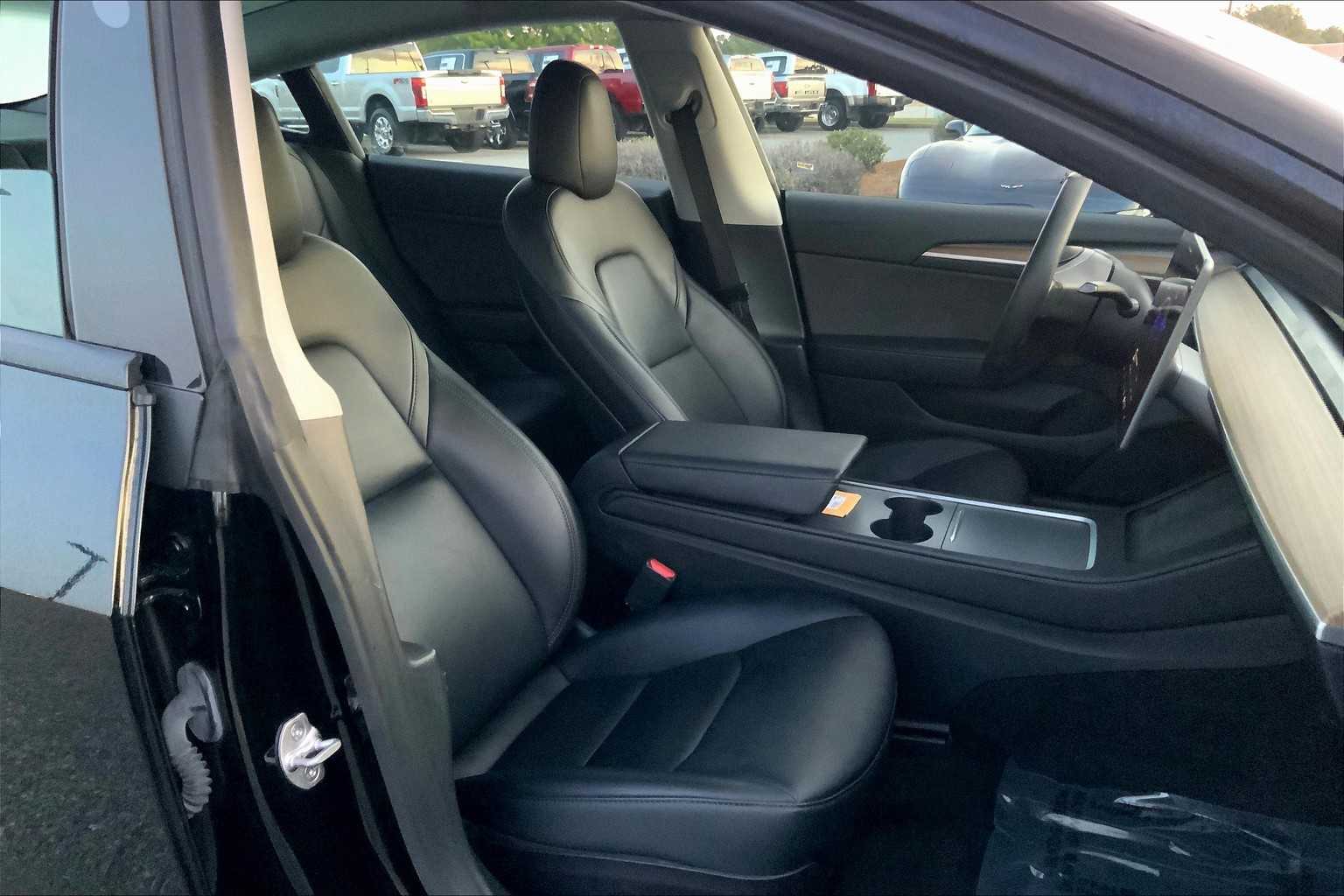2023 Tesla Model 3 photo 8
