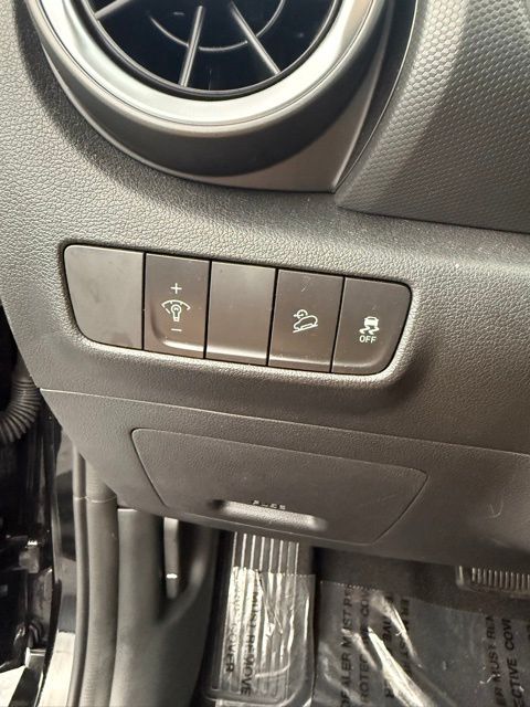 2023 Hyundai Kona SEL photo 26