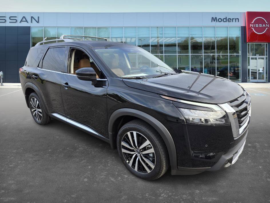 2025 Nissan Pathfinder Platinum photo 3