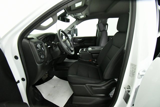 2025 Chevrolet Silverado 3500HD Work Truck photo 4