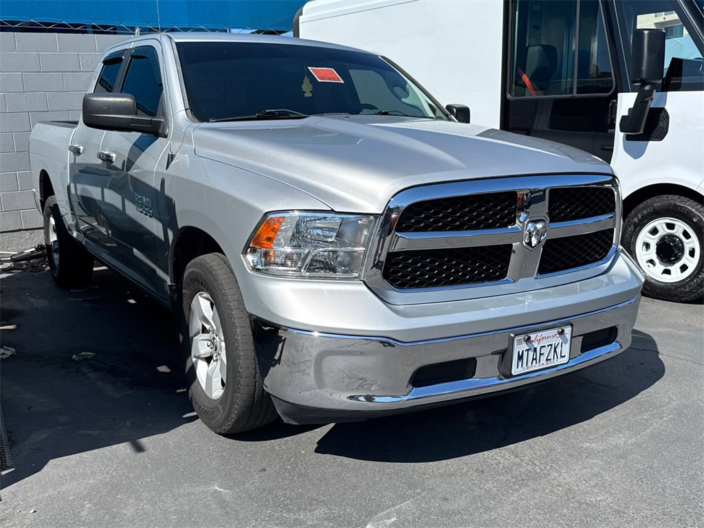 2017 Ram 1500 SLT photo 3