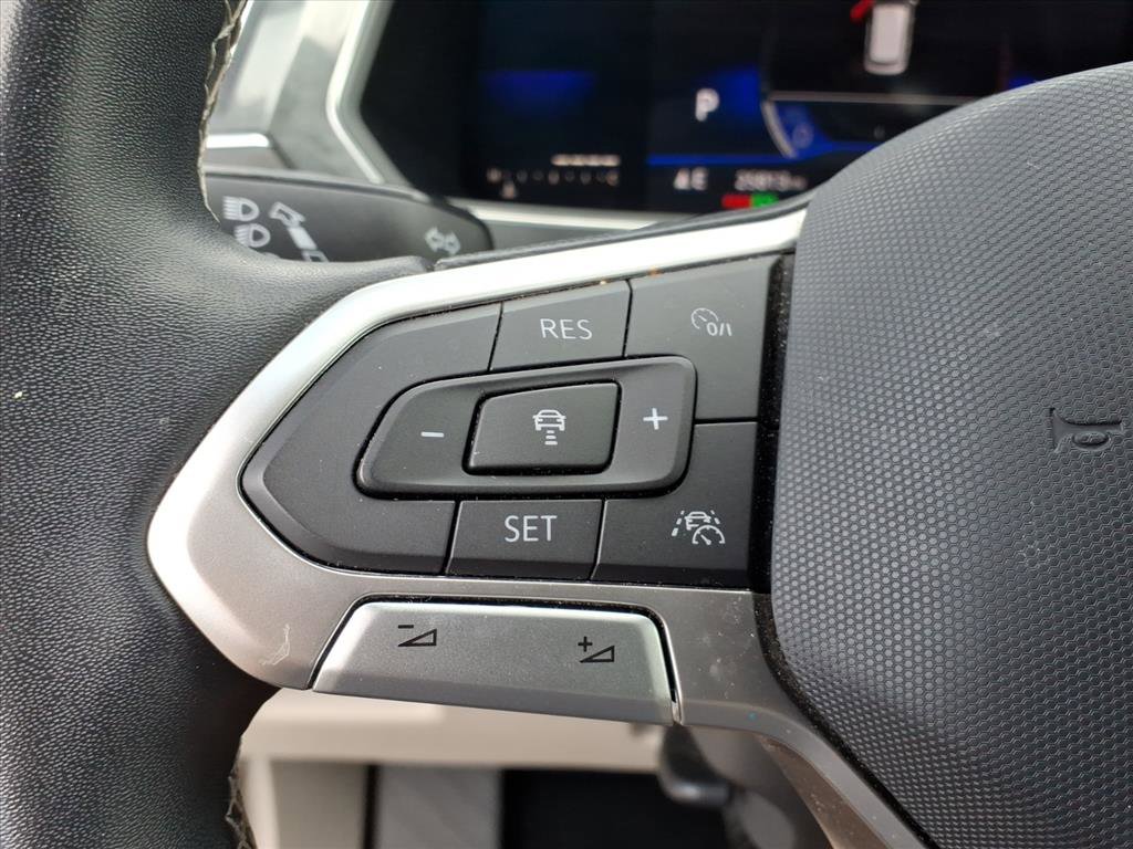 2023 Volkswagen Tiguan SE photo 14