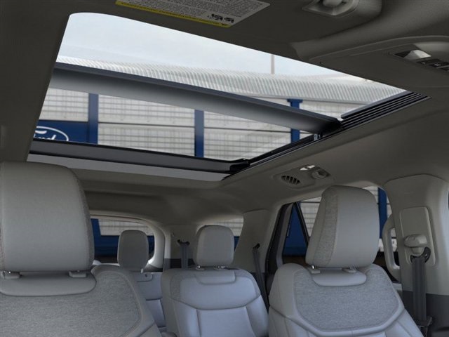 2025 Ford Explorer photo 19