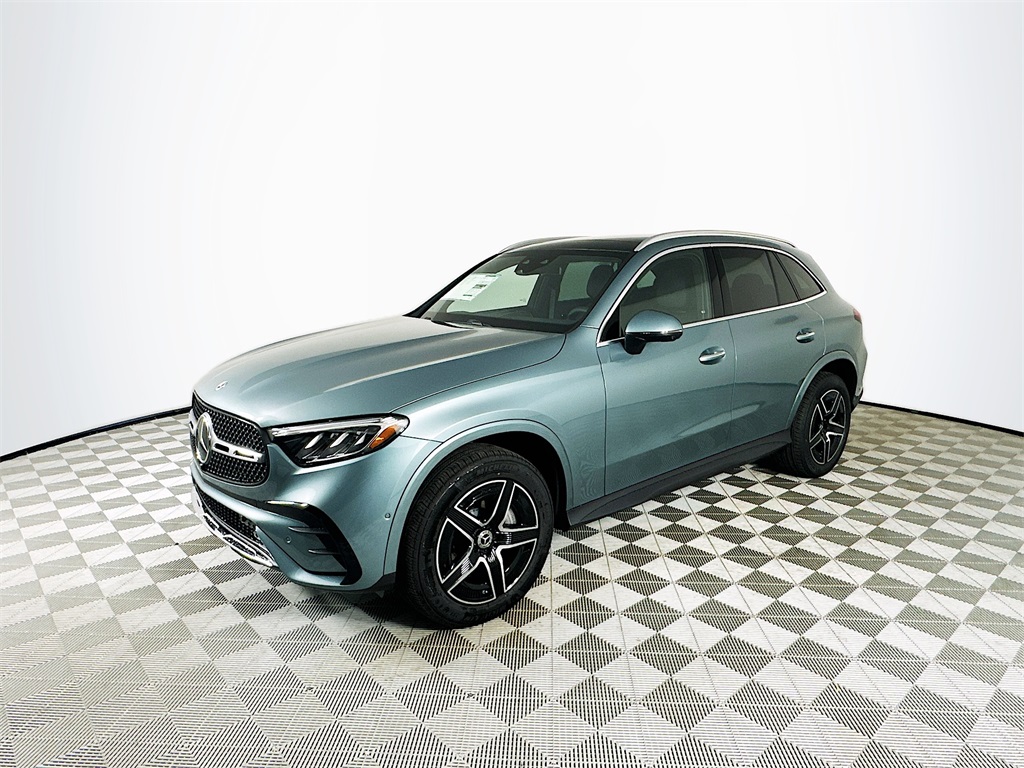 2026 Mercedes Benz GLC 300 photo 3