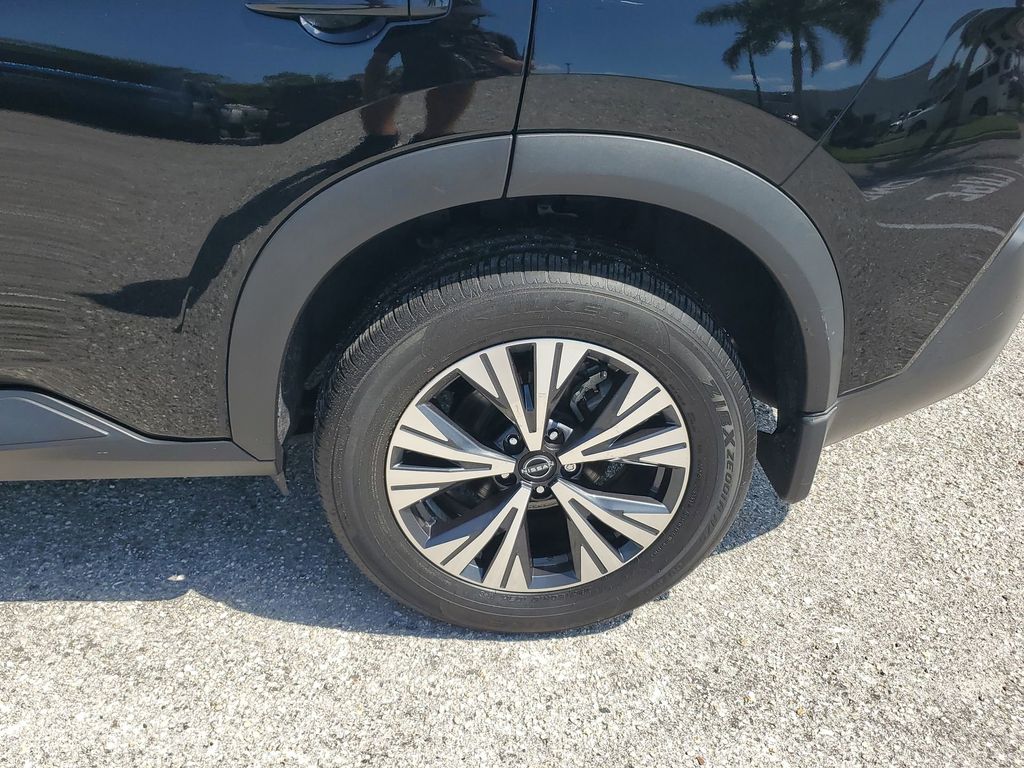 2023 Nissan Rogue SV photo 19
