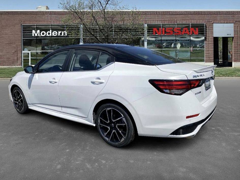 2025 Nissan Sentra SR photo 2